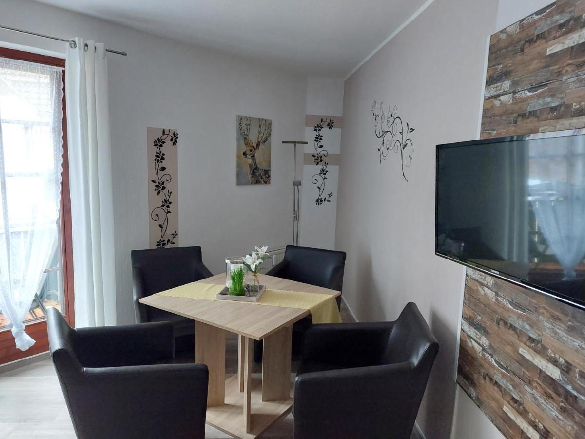 Ferienwohnung Waldzauber บัดซัคซา ภายนอก รูปภาพ